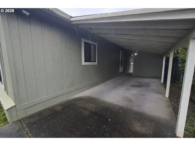 17442 Ne GLISAN St 2, Portland, OR 97230