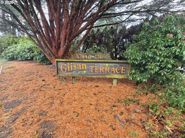 17442 Ne GLISAN St 2, Portland, OR 97230