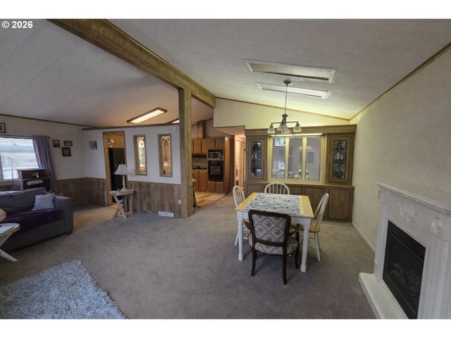 17442 Ne GLISAN St 2, Portland, OR 97230