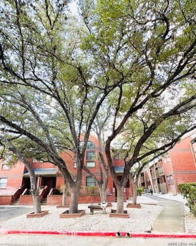 7930 Roanoke Run Apt 606, San Antonio, TX 78240