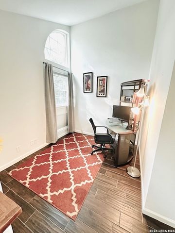 7930 Roanoke Run Apt 606, San Antonio, TX 78240