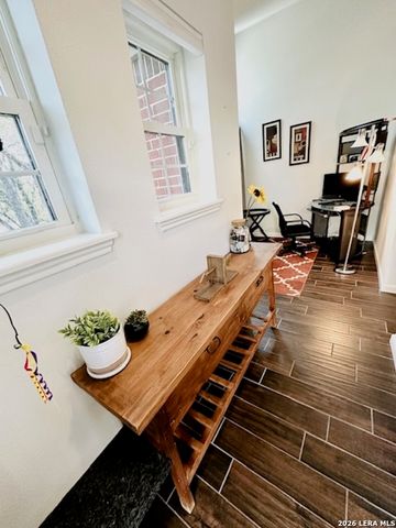 7930 Roanoke Run Apt 606, San Antonio, TX 78240