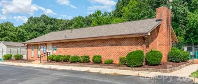4824 Farm Pond Lane, Charlotte, NC 28212