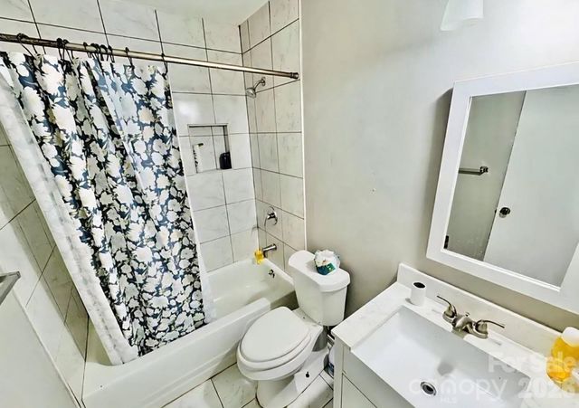 4824 Farm Pond Lane, Charlotte, NC 28212