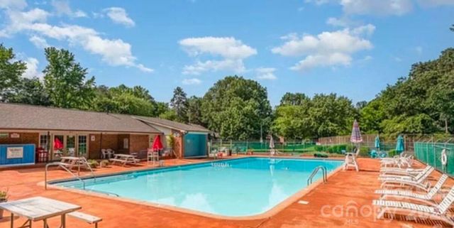 4824 Farm Pond Lane, Charlotte, NC 28212