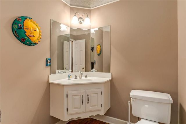 5501 Mullen Road, Shawnee, KS 66216