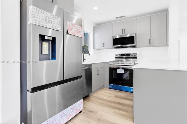 6117 NW 27th St 1, Margate, FL 33063