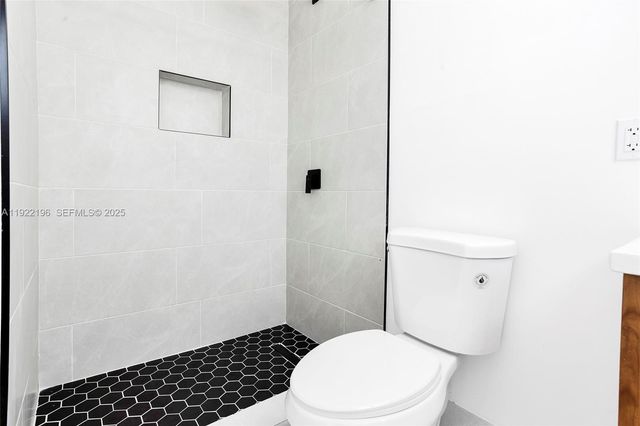 6117 NW 27th St 1, Margate, FL 33063