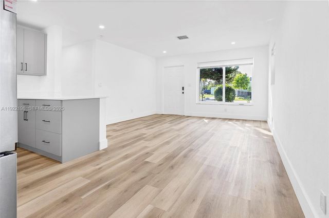 6117 NW 27th St 1, Margate, FL 33063