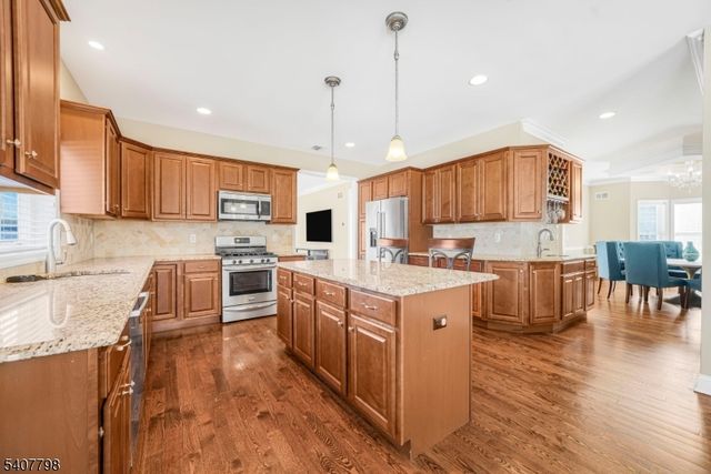 4 Bellows Ln, Montville Twp., NJ 07082