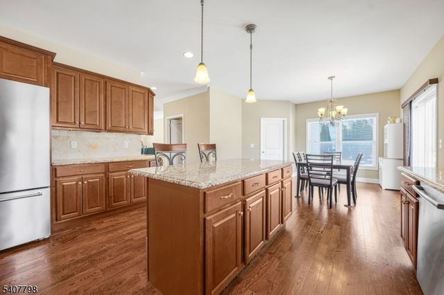 4 Bellows Ln, Montville Twp., NJ 07082