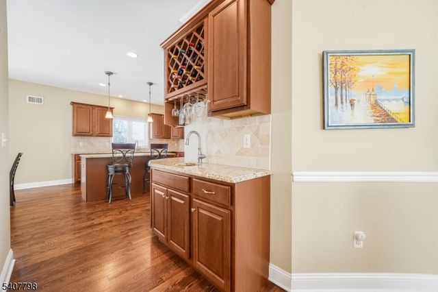 4 Bellows Ln, Montville Twp., NJ 07082