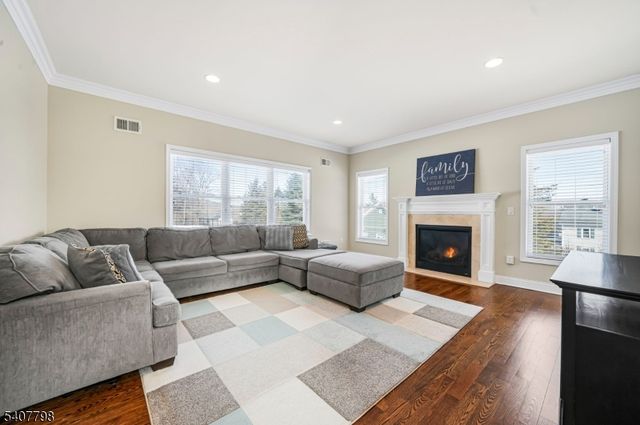 4 Bellows Ln, Montville Twp., NJ 07082