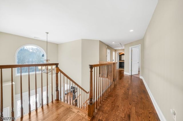 4 Bellows Ln, Montville Twp., NJ 07082