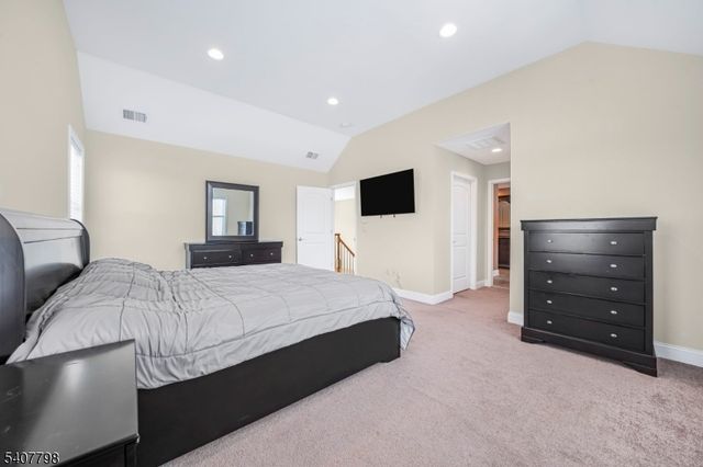 4 Bellows Ln, Montville Twp., NJ 07082