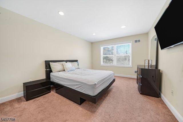 4 Bellows Ln, Montville Twp., NJ 07082