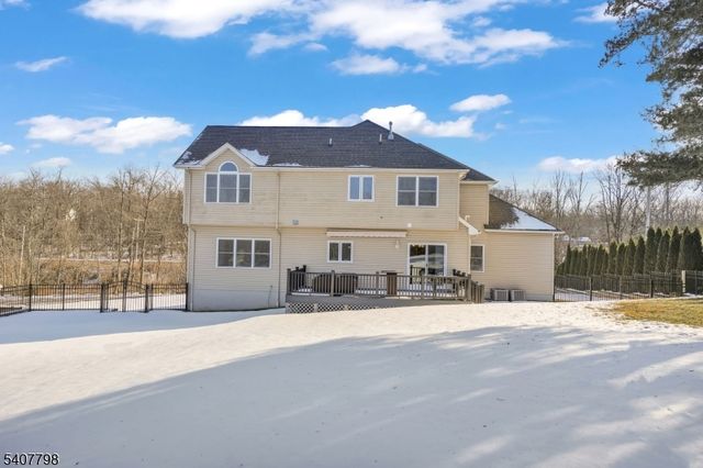 4 Bellows Ln, Montville Twp., NJ 07082