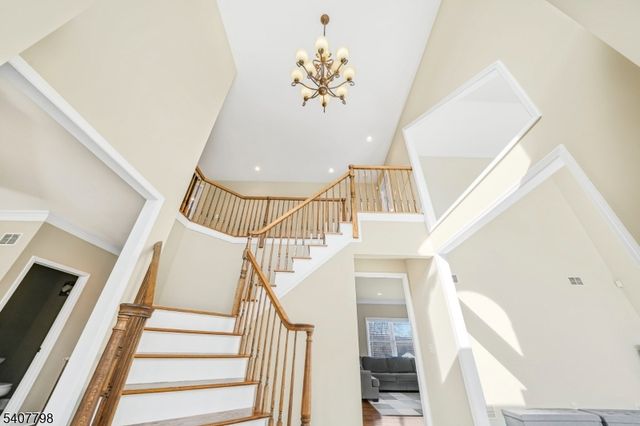 4 Bellows Ln, Montville Twp., NJ 07082