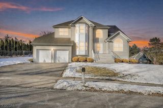 4 Bellows Ln, Montville Twp., NJ 07082