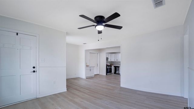 1925 Cushing Dr, Tyler, TX 75702