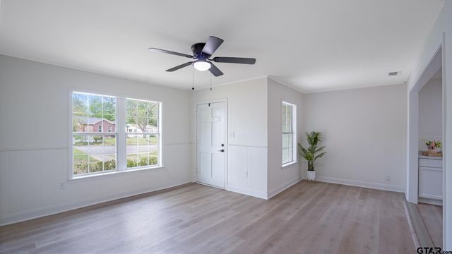 1925 Cushing Dr, Tyler, TX 75702