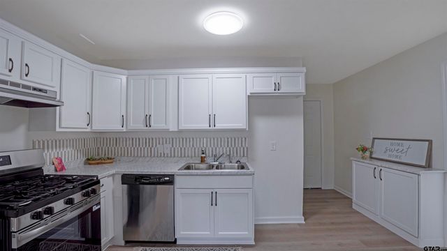 1925 Cushing Dr, Tyler, TX 75702