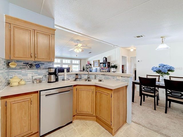 1660 ELKHART CIRCLE, Tavares, FL 32778