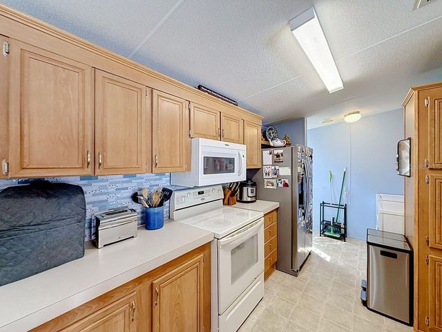 1660 ELKHART CIRCLE, Tavares, FL 32778