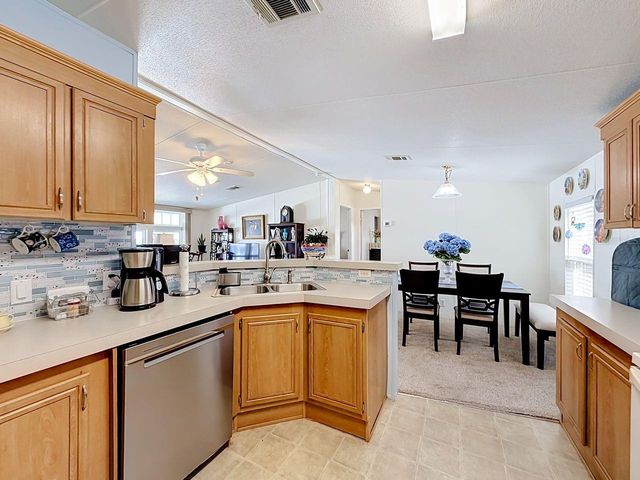 1660 ELKHART CIRCLE, Tavares, FL 32778