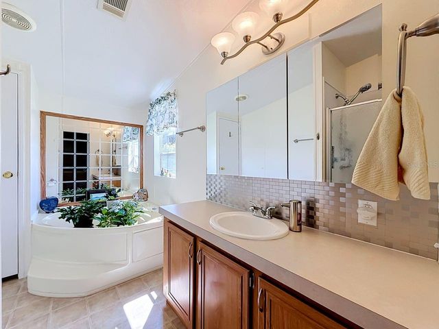 1660 ELKHART CIRCLE, Tavares, FL 32778