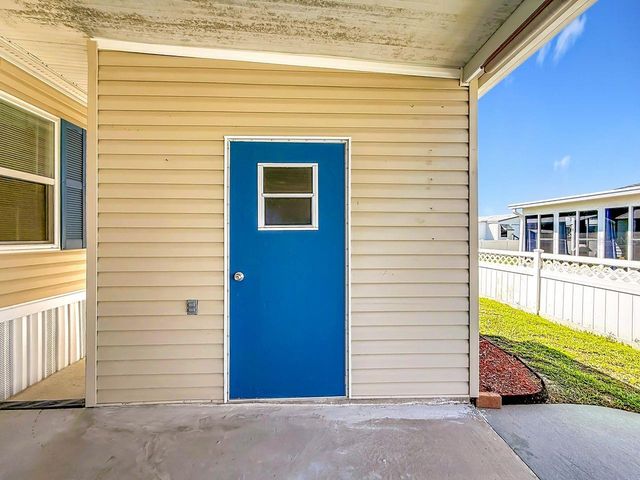 1660 ELKHART CIRCLE, Tavares, FL 32778