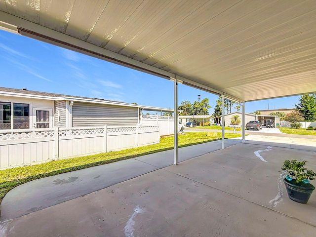1660 ELKHART CIRCLE, Tavares, FL 32778
