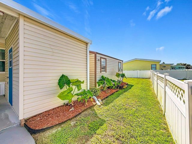 1660 ELKHART CIRCLE, Tavares, FL 32778