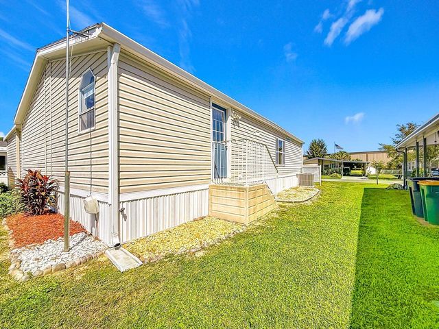 1660 ELKHART CIRCLE, Tavares, FL 32778