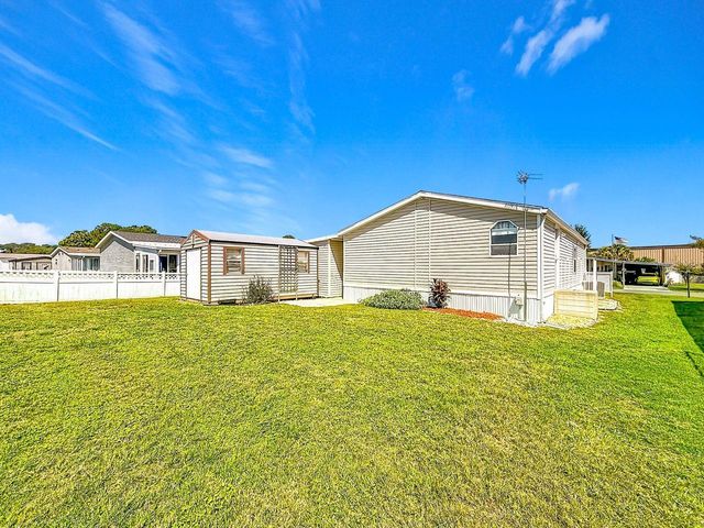 1660 ELKHART CIRCLE, Tavares, FL 32778