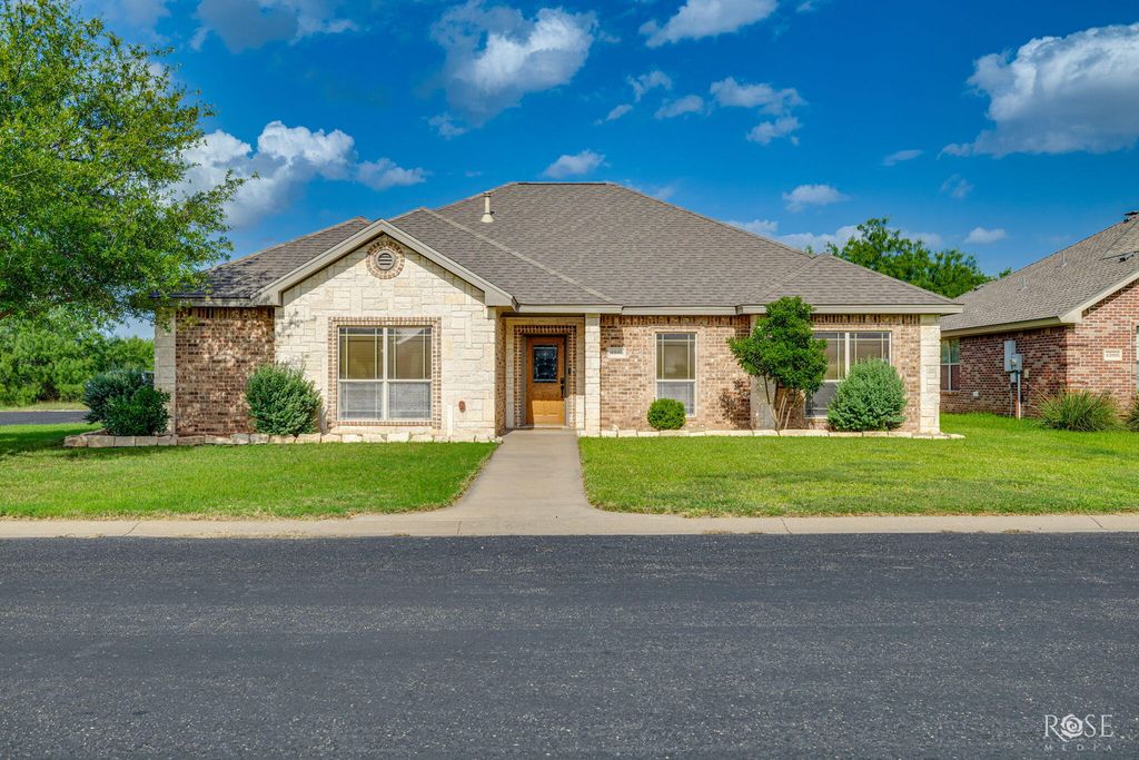 Image 1 of property listing at 4302 Goodnight Trail, San Angelo, TX 76903