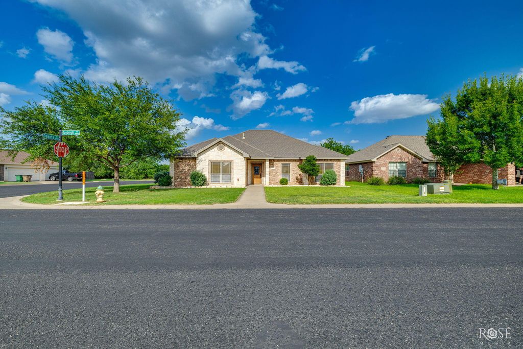 Image 2 of property listing at 4302 Goodnight Trail, San Angelo, TX 76903