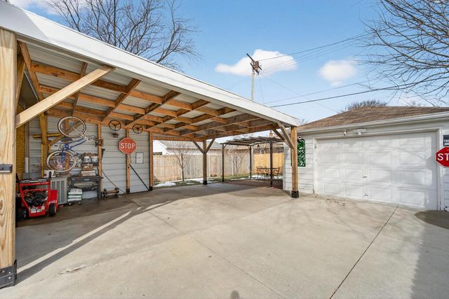 1104 North STREET, Racine, WI 53402