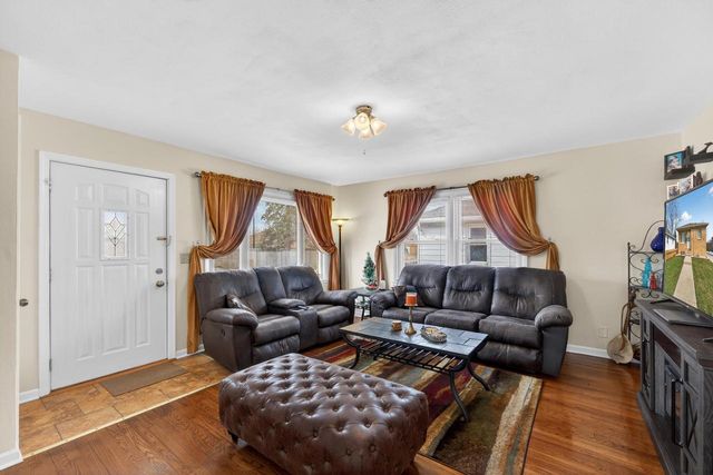 1104 North STREET, Racine, WI 53402