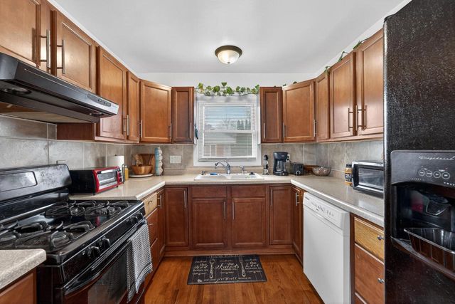 1104 North STREET, Racine, WI 53402