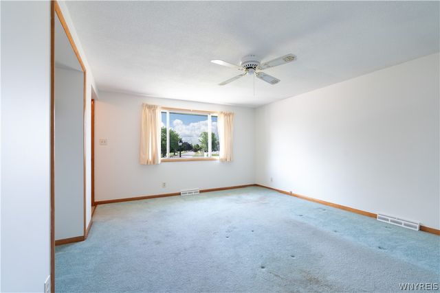121 Vern Lane, Cheektowaga, NY 14227