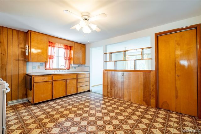 121 Vern Lane, Cheektowaga, NY 14227