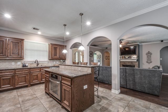 1202 Silver Moon Trail, Crosby, TX 77532