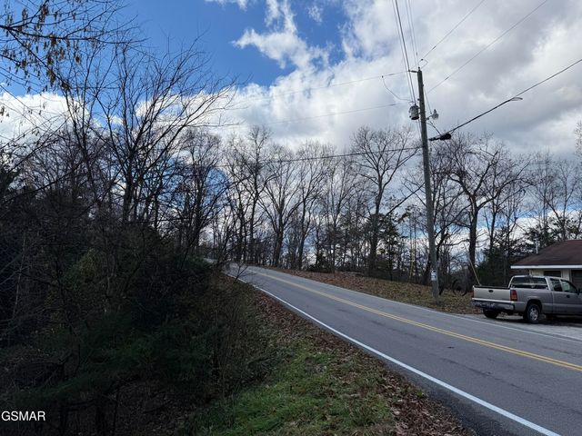 570 Red Bud Lane, Sevierville, TN 37876