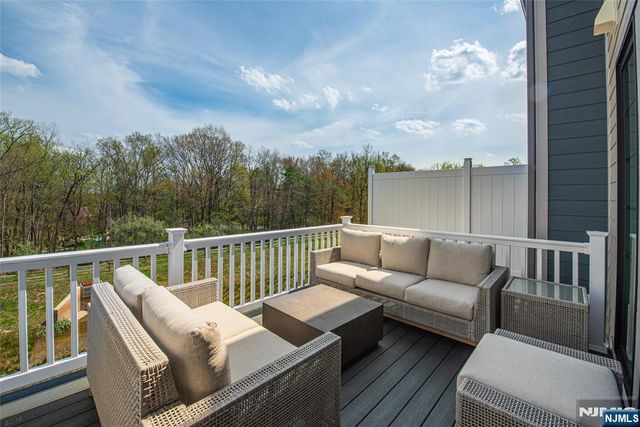 15 Cinnamon Drive, Upper Saddle River, NJ 07458
