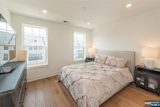 15 Cinnamon Drive, Upper Saddle River, NJ 07458