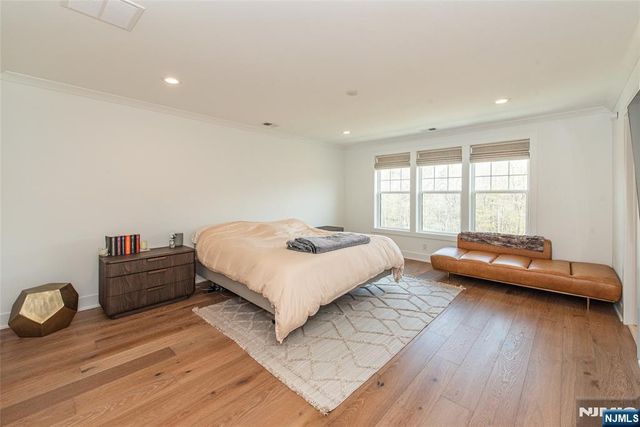 15 Cinnamon Drive, Upper Saddle River, NJ 07458