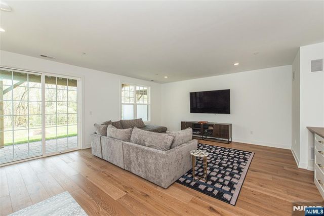 15 Cinnamon Drive, Upper Saddle River, NJ 07458