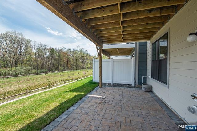 15 Cinnamon Drive, Upper Saddle River, NJ 07458