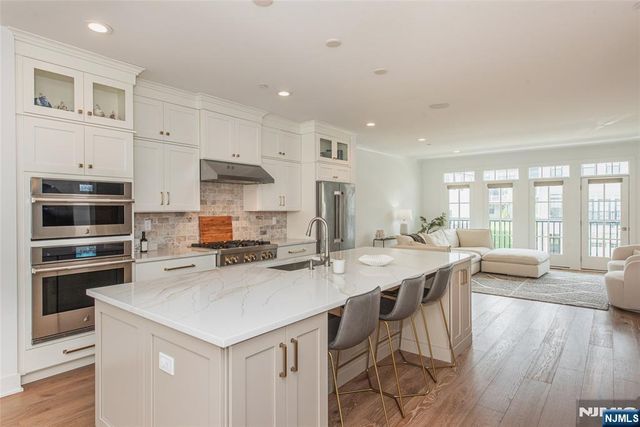 15 Cinnamon Drive, Upper Saddle River, NJ 07458